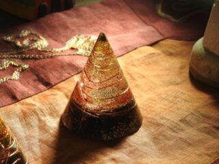 Pyramid-cystales-cones