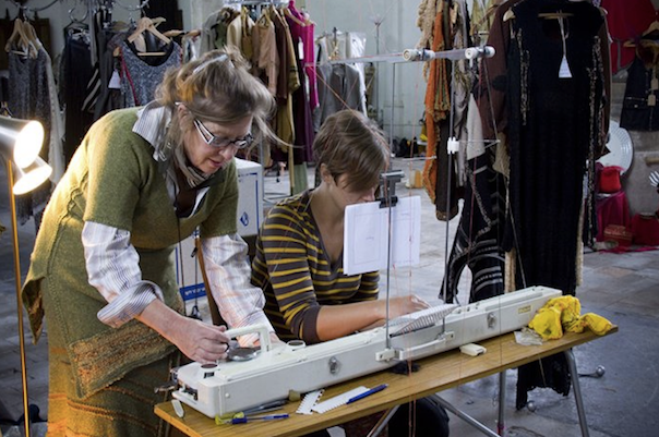 Anne Lavene – Handloom machine knitwear clothing and pattern designer